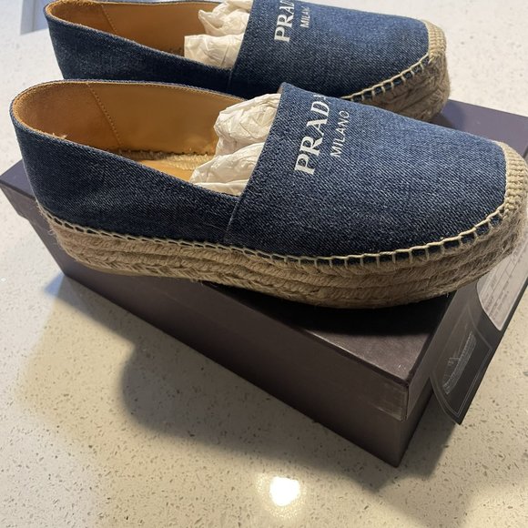 Prada denim espadrilles. Excellent condition! Like new Box included. Size 36 - Picture 4 of 4